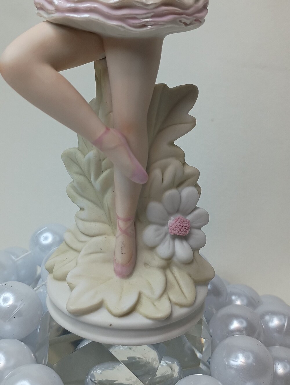 Lefton TWL-05100 Ballerina Figurine - Picture 3 of 4